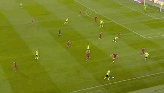 开云体育官网-首唱国歌献助攻 伊布回归瑞典队首战即“一枝独秀”